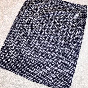 41 Hawthorn Grey/Black patterned stretch skirt